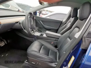 2022 Tesla Model Y Long Range z VIN 7SAYGDEEXNF372693, wystawiony jako Copart lot #53275555 z przebiegiem 51 165 mil mil oraz Szkody całkowita. Historia ofert i sprzedaży dostępna na DreamBid. Obrazek 7.