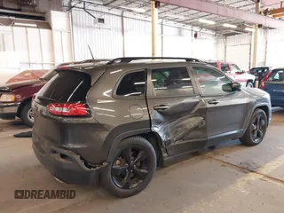 2018 Jeep Cherokee Latitude с VIN 1C4PJMCX8JD526558, выставлен на аукционе IAAI как лот 42396415 с пробегом 81 049 миль миль и . История ставок и продаж доступна на DreamBid. Изображение 4.