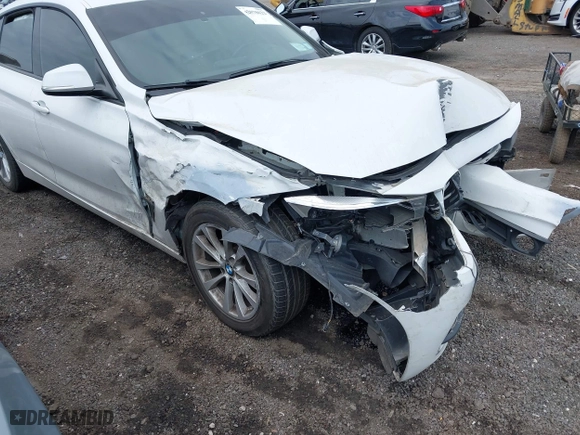 2014 BMW 3 Series Gran Turismo 328i xDrive with VIN WBA3X5C5XED559713, listed as a IAAI auction lot 42078622 with 68,233 mi miles. Bid and sale history available at carsss.com. Image 17.