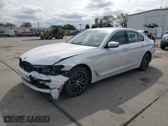 2018 BMW 5 Series 530e xDrive with VIN WBAJB1C58JB084907, listed as a Copart auction lot 49901795 with 109,617 mi miles and Salvage title. Bid and sale history available at DreamBid. Image 1.
