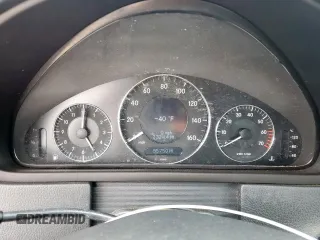 2005 Mercedes-Benz CLK 500 z VIN WDBTK75G75T041381, wystawiony jako Copart lot #63317915 z przebiegiem 85 750 mil mil oraz Szkoda całkowita • Salvage title. Historia ofert i sprzedaży dostępna na DreamBid. Obrazek 9.