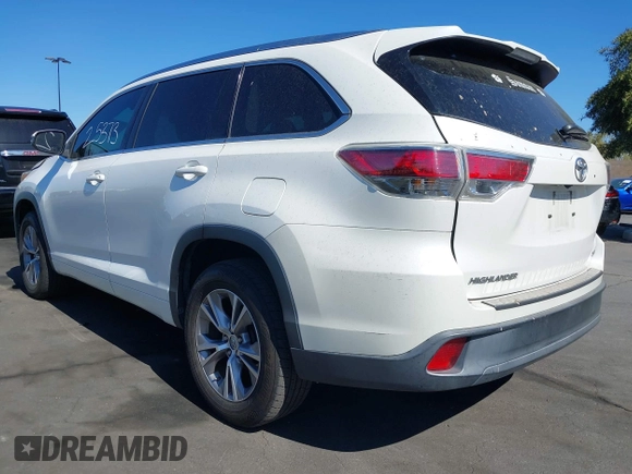 2015 Toyota Highlander XLE z VIN 5TDKKRFH8FS097572, wystawiony jako IAAI lot #42225373 z przebiegiem 115 490 mil mil oraz . Historia ofert i sprzedaży dostępna na DreamBid. Obrazek 3.
