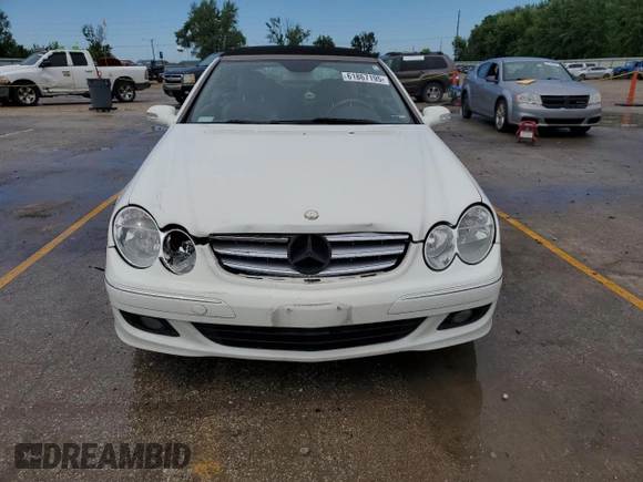 2008 Mercedes-Benz CLK 350 with VIN WDBTK56G88F234161, listed as a Copart auction lot 61867195 with 247,175 mi miles and Salvage title. Bid and sale history available at DreamBid. Image 5.