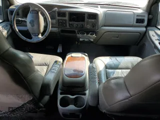 2000 Ford Excursion Limited with VIN 1FMNU43S6YEC87756, listed as a Copart auction lot 67281054 with 180,254 mi miles and Non repairable. Bid and sale history available at DreamBid. Image 8.