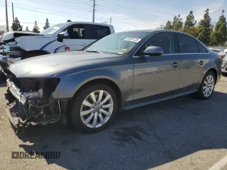 2015 Audi A4 Premium z VIN WAUAFAFL4FN002689, wystawiony jako Copart lot #55264125 z przebiegiem 70 939 mil mil oraz Szkoda całkowita • Salvage title. Historia ofert i sprzedaży dostępna na DreamBid. Obrazek 1.