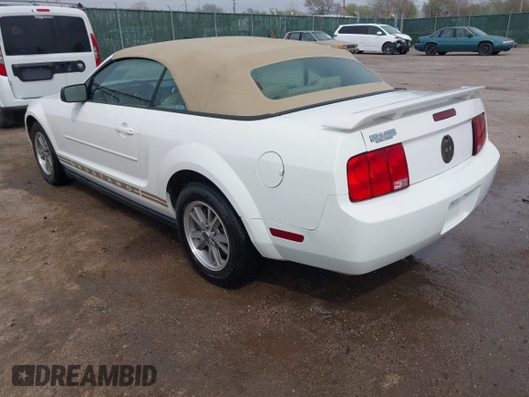 2005 Ford Mustang Deluxe with VIN 1ZVFT84N055216895, listed as a IAAI auction lot 41914884 with 67,824 mi miles. Bid and sale history available at carsss.com. Image 3.