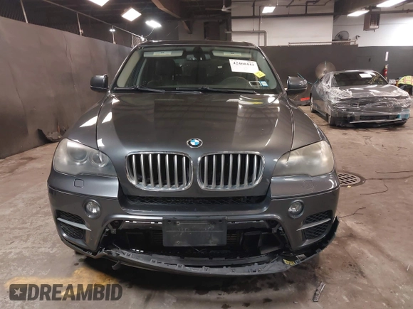 2011 BMW X5 35d z VIN 5UXZW0C5XBL658941, wystawiony jako IAAI lot #42460443 z przebiegiem 137 268 mil mil oraz . Historia ofert i sprzedaży dostępna na DreamBid. Obrazek 12.