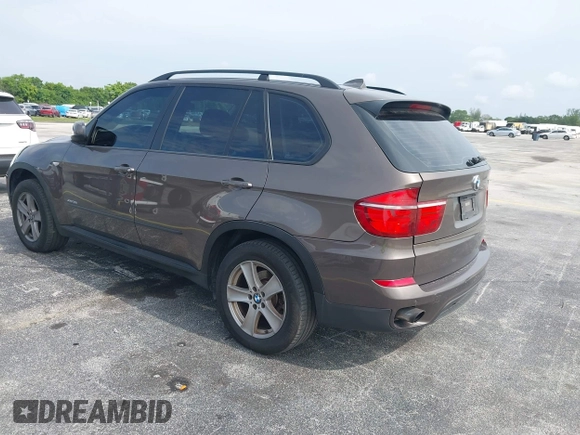 2012 BMW X5 35i z VIN 5UXZV4C53CL991140, wystawiony jako IAAI lot #42312591 z przebiegiem 115 875 mil mil oraz . Historia ofert i sprzedaży dostępna na DreamBid. Obrazek 3.