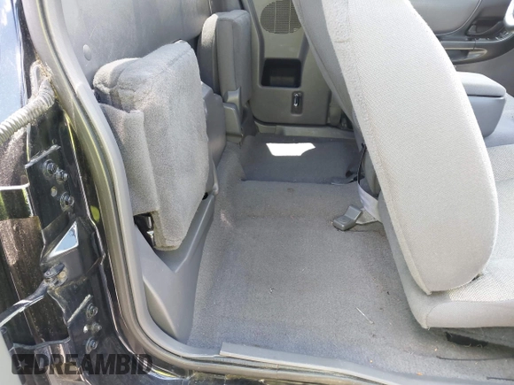 2000 Ford Ranger XL z VIN 1FTYR14V9YTA24442, wystawiony jako IAAI lot #42240524 z przebiegiem 152 668 mil mil oraz . Historia ofert i sprzedaży dostępna na DreamBid. Obrazek 8.