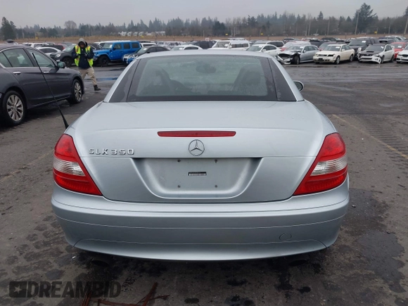 2005 Mercedes-Benz SLK 230/320 z VIN WDBWK56FX5F040781, wystawiony jako IAAI lot #41321130 z przebiegiem 100 319 mil mil oraz . Historia ofert i sprzedaży dostępna na DreamBid. Obrazek 16.