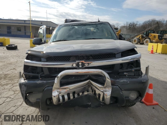 2003 Chevrolet Avalanche z VIN 3GNEC13T23G101945, wystawiony jako Copart lot #55500575 z przebiegiem Nie podano mil oraz Szkoda całkowita • Salvage title. Historia ofert i sprzedaży dostępna na DreamBid. Obrazek 5.
