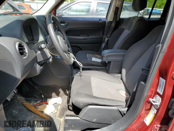 2015 Jeep Patriot Altitude z VIN 1C4NJRBB0FD290036, wystawiony jako Copart lot #55138325 z przebiegiem 64 343 mil mil oraz Szkoda całkowita • Salvage title. Historia ofert i sprzedaży dostępna na DreamBid. Obrazek 7.