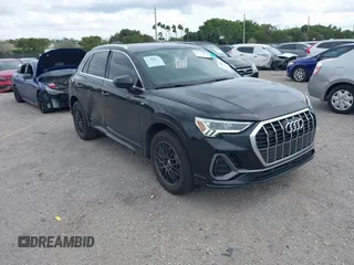 2022 Audi Q3 S line Premium Plus with VIN WA1EECF32N1071447, listed as a IAAI auction lot 41772286 with 86,187 mi miles. Bid and sale history available at carsss.com. Image 1.