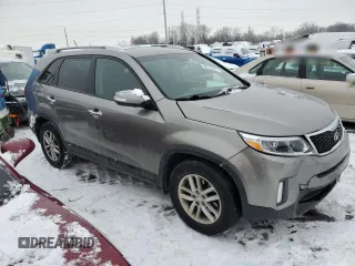 2014 Kia Sorento LX z VIN 5XYKT3A63EG470187, wystawiony jako Copart lot #88716075 z przebiegiem 111 478 mil mil oraz Szkoda całkowita • Salvage title. Historia ofert i sprzedaży dostępna na DreamBid. Obrazek 4.