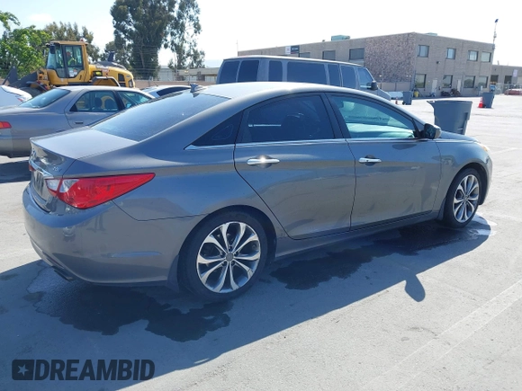 2013 Hyundai Sonata Limited with VIN 5NPEC4AB8DH618423, listed as a IAAI auction lot 42146040 with 195,427 mi miles and . Bid and sale history available at carsss.com. Image 4.