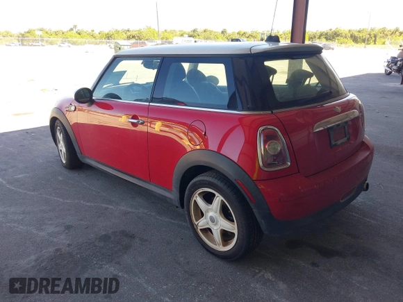 2008 MINI Hardtop with VIN WMWMF33588TT64697, listed as a IAAI auction lot 41831695 with 143,462 mi miles and . Bid and sale history available at DreamBid. Image 3.