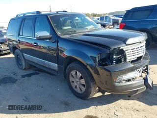 2011 Lincoln Navigator z VIN 5LMJJ2H58BEJ05719, wystawiony jako IAAI lot #41405403 z przebiegiem 201 723 mil mil oraz . Historia ofert i sprzedaży dostępna na DreamBid. Obrazek 1.