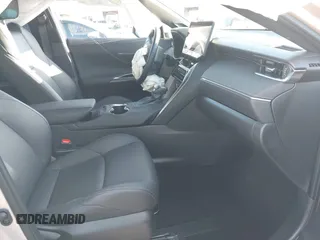2024 Toyota Venza LE z VIN JTEAAAAH9RJ156729, wystawiony jako IAAI lot #41210034 z przebiegiem 8 132 mil mil oraz . Historia ofert i sprzedaży dostępna na DreamBid. Obrazek 5.