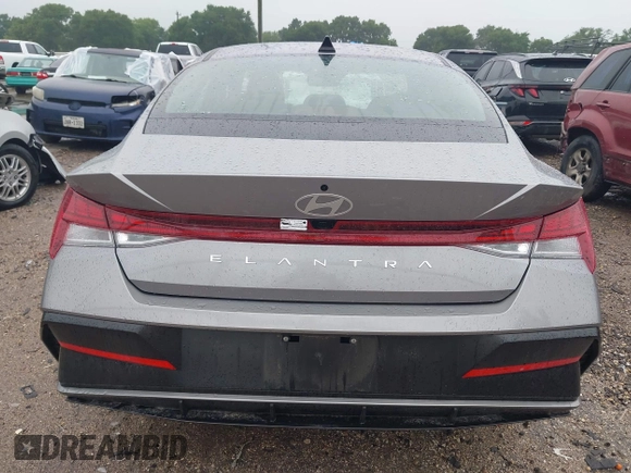2025 Hyundai Elantra SEL Convenience with VIN KMHLS4DG7SU952152, listed as a IAAI auction lot 42188302 with 4,620 mi miles and . Bid and sale history available at DreamBid. Image 17.