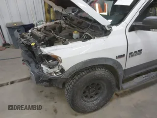 2016 Ram 1500 Rebel z VIN 1C6RR7YT6GS108472, wystawiony jako IAAI lot #41761560 z przebiegiem 101 132 mil mil oraz . Historia ofert i sprzedaży dostępna na DreamBid. Obrazek 6.