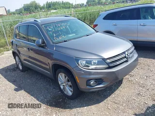 2012 Volkswagen Tiguan SE z VIN WVGAV7AX0CW002287, wystawiony jako IAAI lot #42738450 z przebiegiem 131 121 mil mil oraz . Historia ofert i sprzedaży dostępna na DreamBid. Obrazek 1.