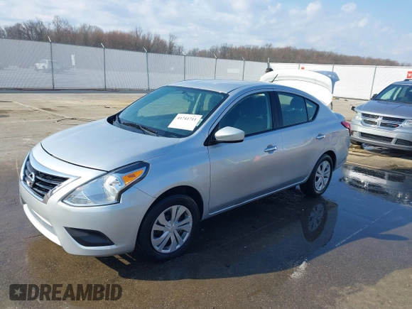 2017 Nissan Versa SV z VIN 3N1CN7AP3HK427702, wystawiony jako IAAI lot #41741711 z przebiegiem 146 889 mil mil oraz . Historia ofert i sprzedaży dostępna na DreamBid. Obrazek 17.