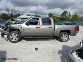 2007 Chevrolet Silverado 1500 LT w/1LT with VIN 3GCEC13J27G510315, listed as a IAAI auction lot 41509767 with 273,602 mi miles. Bid and sale history available at carsss.com. Image 15.