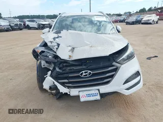 2016 Hyundai Tucson SE z VIN KM8J3CA43GU092864, wystawiony jako IAAI lot #40366787 z przebiegiem 126 462 mil mil oraz . Historia ofert i sprzedaży dostępna na DreamBid. Obrazek 12.