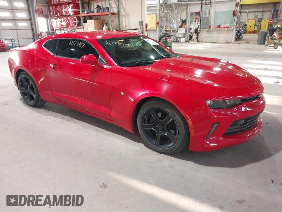 2018 Chevrolet Camaro 1LT z VIN 1G1FB1RS1J0110368, wystawiony jako IAAI lot #41972917 z przebiegiem 104 105 mil mil oraz . Historia ofert i sprzedaży dostępna na DreamBid. Obrazek 1.