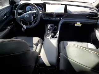 2025 Toyota Crown XLE z VIN JTDACAAJ3S3006403, wystawiony jako Copart lot #47754795 z przebiegiem 859 mil mil oraz Szkody całkowita. Historia ofert i sprzedaży dostępna na DreamBid. Obrazek 8.