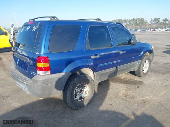 2007 Ford Escape XLS with VIN 1FMYU02Z37KB37995, listed as a IAAI auction lot 41641769 with 199,045 mi miles. Bid and sale history available at carsss.com. Image 4.