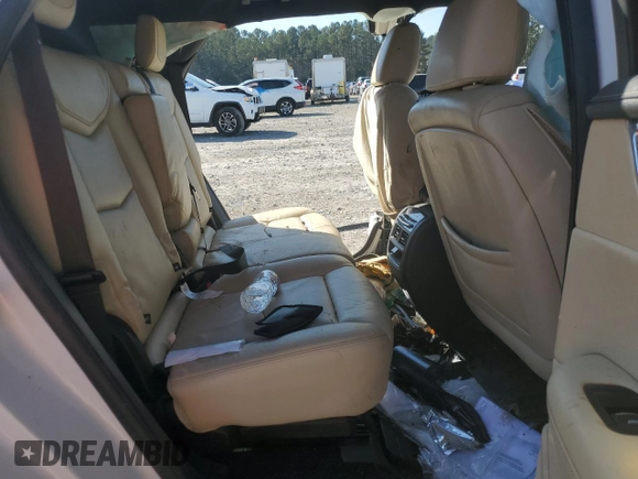 2018 Cadillac XT5 Premium Luxury FWD z VIN 1GYKNERS6JZ224490, wystawiony jako Copart lot #48401595 z przebiegiem Nie podano mil oraz Szkody całkowita. Historia ofert i sprzedaży dostępna na DreamBid. Obrazek 12.