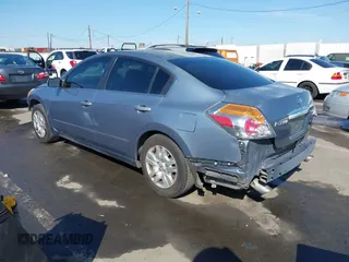 2012 Nissan Altima S z VIN 1N4AL2AP3CC223385, wystawiony jako IAAI lot #41631411 z przebiegiem 236 224 mil mil oraz . Historia ofert i sprzedaży dostępna na DreamBid. Obrazek 3.