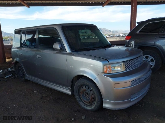 2005 Scion xB with VIN JTLKT334850214892, listed as a IAAI auction lot 42088511 with 1 mi miles. Bid and sale history available at carsss.com. Image 1.