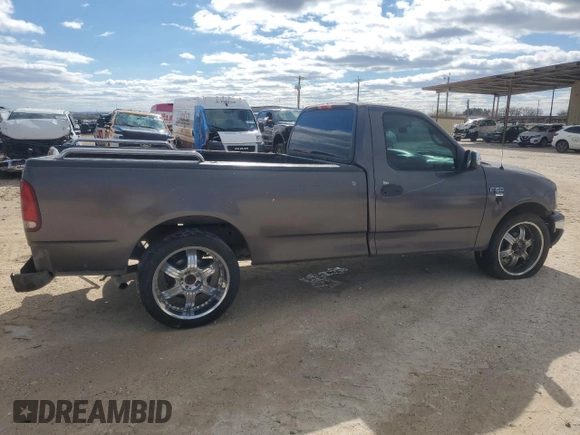 2002 Ford F-150 XL with VIN 1FTRF17W32KB68406, listed as a Copart auction lot 86059454 with 322,076 mi miles and Salvage Title. Bid and sale history available at carsss.com. Image 3.