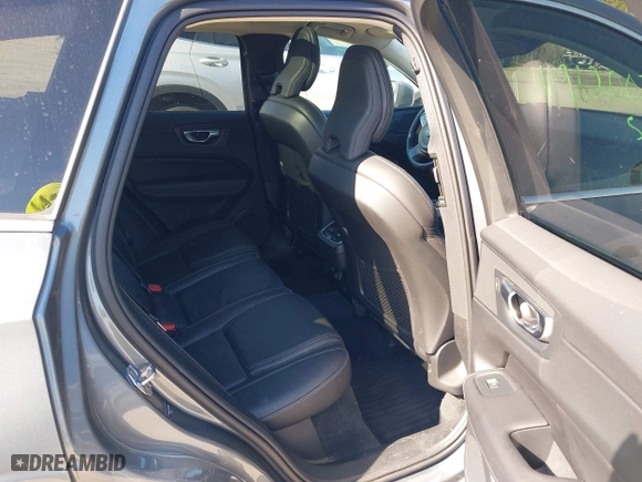 2020 Volvo XC60 Inscription with VIN YV4102RL5L1490699, listed as a IAAI auction lot 41962007 with 56,607 mi miles. Bid and sale history available at carsss.com. Image 8.