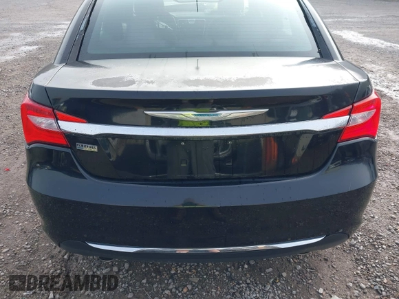 2014 Chrysler 200 Touring z VIN 1C3CCBBG1EN106224, wystawiony jako IAAI lot #41866087 z przebiegiem 141 635 mil mil oraz . Historia ofert i sprzedaży dostępna na DreamBid. Obrazek 17.