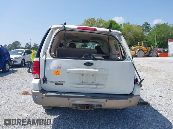 2003 Ford Expedition Eddie Bauer with VIN 1FMFU18LX3LC55692, listed as a IAAI auction lot 41913797 with 343,780 mi miles. Bid and sale history available at carsss.com. Image 16.
