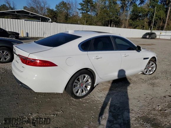 2017 Jaguar XF 35t Premium with VIN SAJBD4BV2HCY34165, listed as a Copart auction lot 42746035 with 128,364 mi miles and Clean title. Bid and sale history available at DreamBid. Image 3.