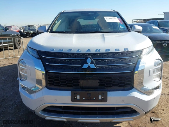2024 Mitsubishi Outlander SE with VIN JA4J4VA86RZ081910, listed as a IAAI auction lot 41846277 with 3,420 mi miles. Bid and sale history available at carsss.com. Image 6.