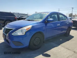 2015 Nissan Versa SV z VIN 3N1CN7AP4FL879309, wystawiony jako Copart lot #65801935 z przebiegiem 157 599 mil mil oraz Szkoda całkowita • Salvage title. Historia ofert i sprzedaży dostępna na DreamBid. Obrazek 1.