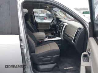 2012 Ram 1500 Big Horn z VIN 1C6RD6GT3CS224300, wystawiony jako IAAI lot #40807733 z przebiegiem 145 495 mil mil oraz . Historia ofert i sprzedaży dostępna na DreamBid. Obrazek 5.