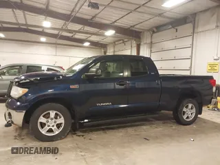 2010 Toyota Tundra z VIN 5TFUW5F10AX154651, wystawiony jako IAAI lot #42113722 z przebiegiem 225 372 mil mil oraz . Historia ofert i sprzedaży dostępna na DreamBid. Obrazek 15.