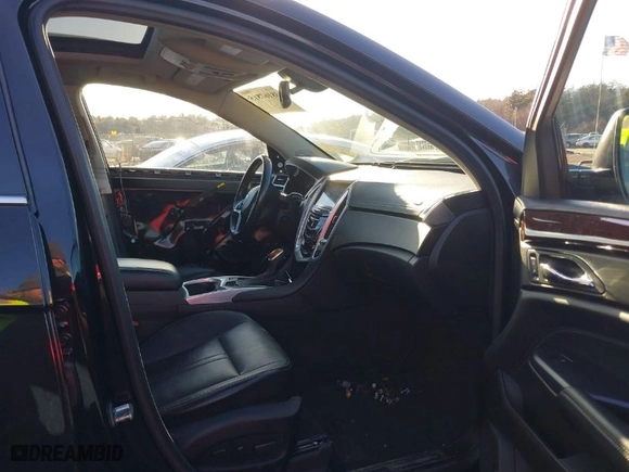 2013 Cadillac SRX Performance Collection with VIN 3GYFNDE3XDS562910, listed as a IAAI auction lot 38167815 with NaN miles. Bid and sale history available at carsss.com. Image 5.