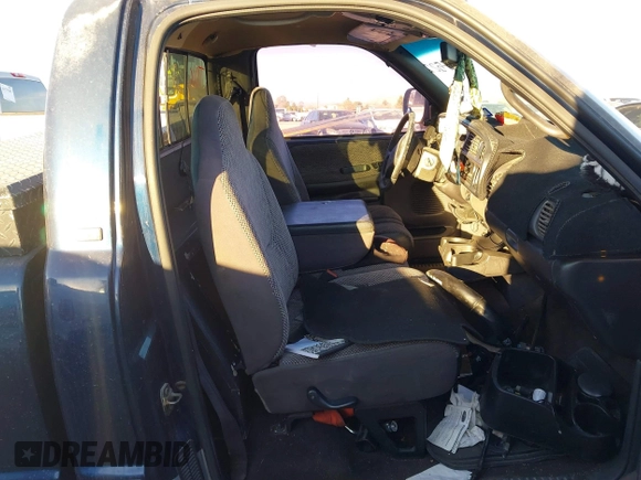 2000 Dodge 1500 с VIN 1B7HC16Z5YS526954, выставлен на аукционе IAAI как лот 41627502 с пробегом 189 632 миль миль и . История ставок и продаж доступна на DreamBid. Изображение 5.