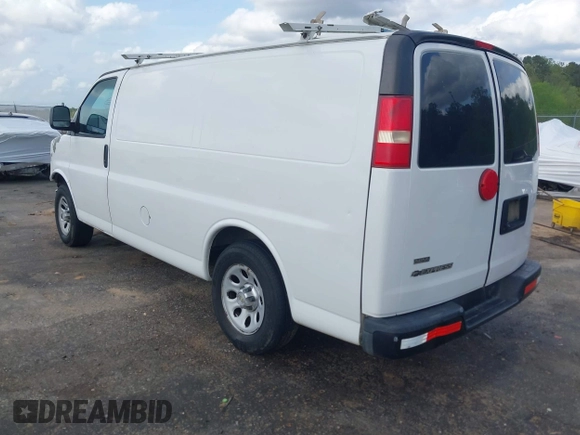 2014 Chevrolet Express Cargo z VIN 1GCSGAFX0E1155518, wystawiony jako IAAI lot #41915742 z przebiegiem 221 712 mil mil oraz . Historia ofert i sprzedaży dostępna na DreamBid. Obrazek 3.