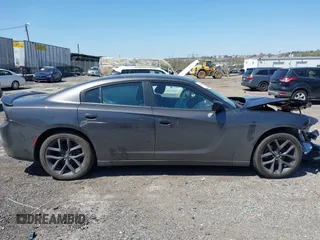 2023 Dodge Charger SXT z VIN 2C3CDXBG6PH508939, wystawiony jako IAAI lot #42048983 z przebiegiem Nie podano mil oraz . Historia ofert i sprzedaży dostępna na DreamBid. Obrazek 13.