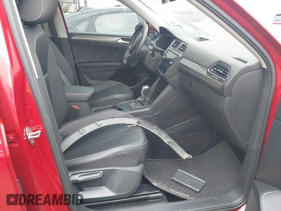 2022 Volkswagen Tiguan SE with VIN 3VV3B7AX7NM170227, listed as a IAAI auction lot 42161892 with 37,092 mi miles and . Bid and sale history available at DreamBid. Image 5.