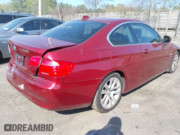 2011 BMW 3 Series 328i xDrive z VIN WBAKF3C57BE445659, wystawiony jako IAAI lot #42160531 z przebiegiem 100 686 mil mil oraz . Historia ofert i sprzedaży dostępna na DreamBid. Obrazek 4.