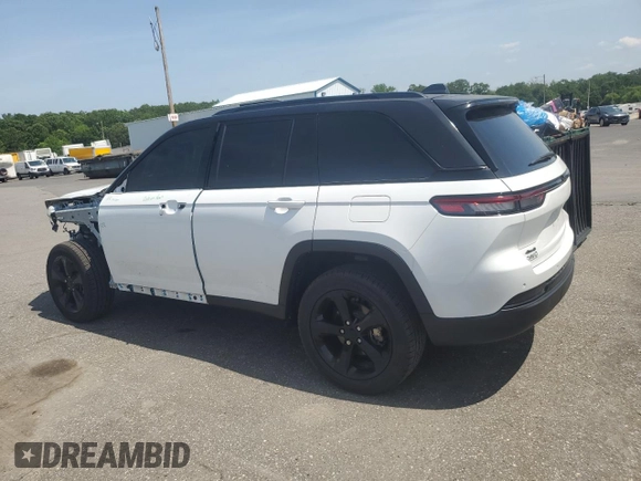 2022 Jeep Grand Cherokee Laredo with VIN 1C4RJHAG9N8572532, listed as a Copart auction lot 61242175 with 45,363 mi miles and Salvage title. Bid and sale history available at DreamBid. Image 2.